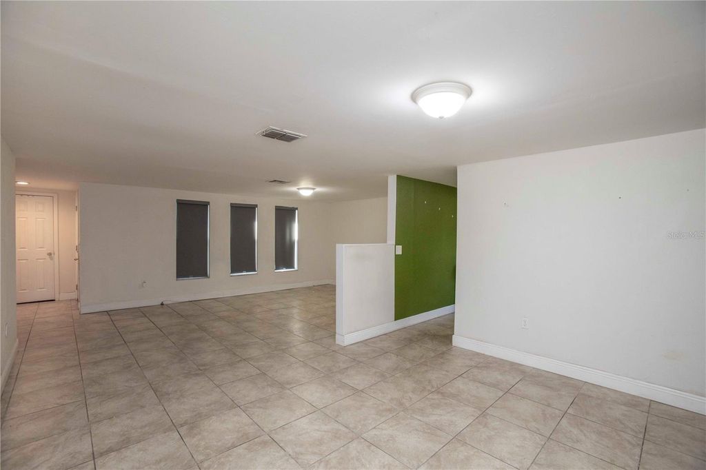 Image 9 of property listing at 11214 LINDEN LANE, Port Richey, FL 34668