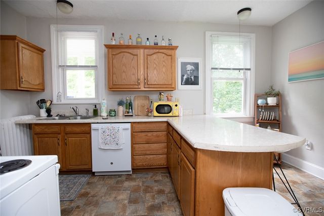 405 E 2nd St, Farmville, VA 23901