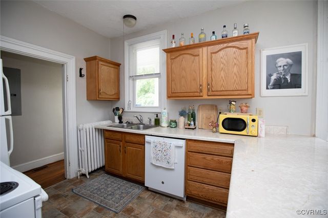 405 E 2nd St, Farmville, VA 23901