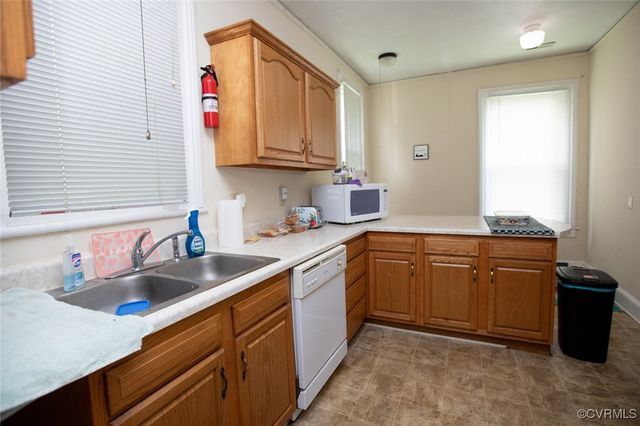 405 E 2nd St, Farmville, VA 23901