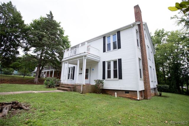 405 E 2nd St, Farmville, VA 23901