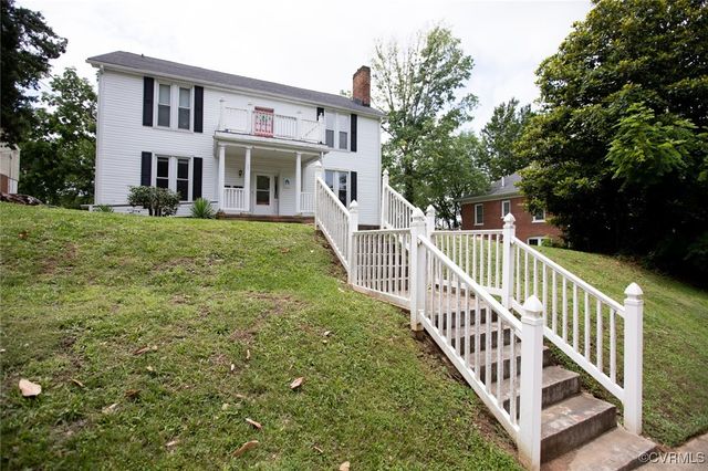 405 E 2nd St, Farmville, VA 23901