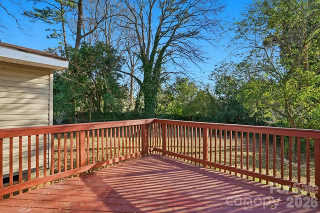 4821 Woodway Place, Charlotte, NC 28208