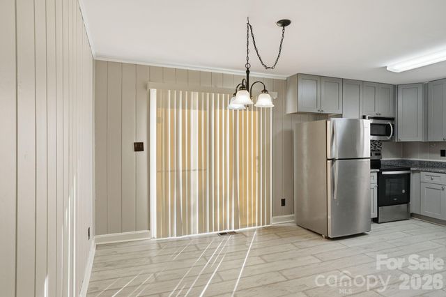 4821 Woodway Place, Charlotte, NC 28208