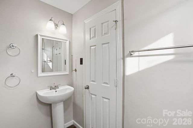 4821 Woodway Place, Charlotte, NC 28208