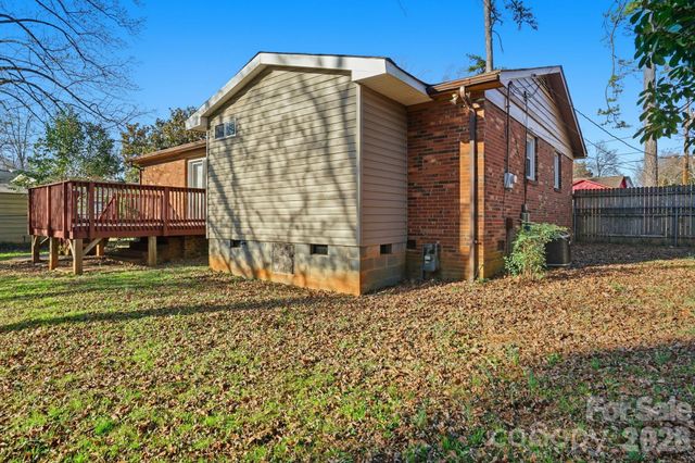 4821 Woodway Place, Charlotte, NC 28208