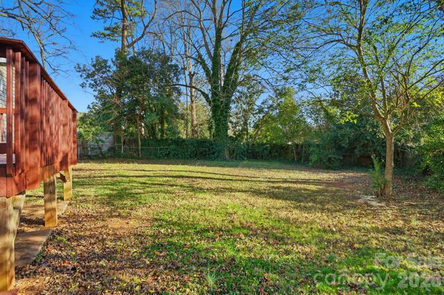 4821 Woodway Place, Charlotte, NC 28208