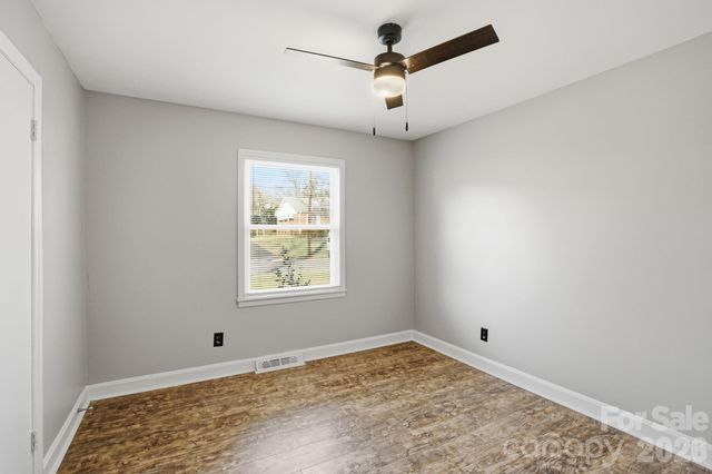 4821 Woodway Place, Charlotte, NC 28208