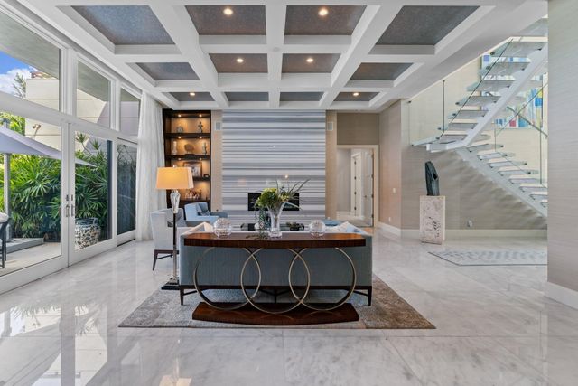 14646 Watermark Way, Palm Beach Gardens, FL 33410