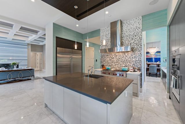 14646 Watermark Way, Palm Beach Gardens, FL 33410