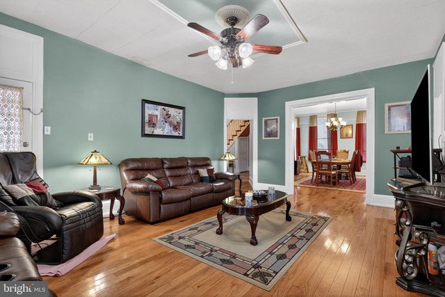 121 N MAIN ST, Red Lion, PA 17356