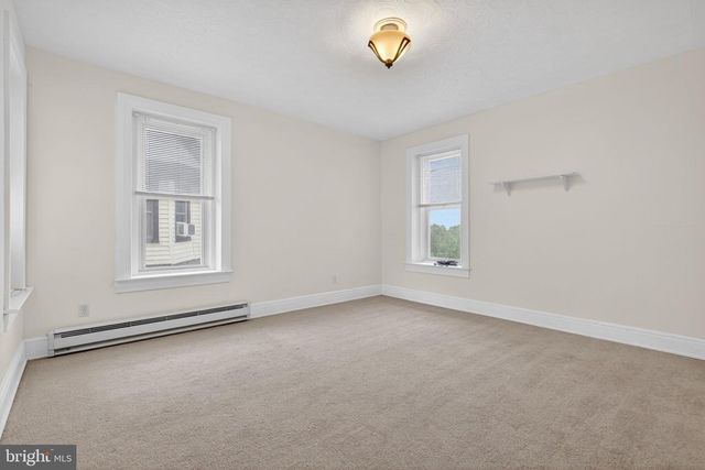 121 N MAIN ST, Red Lion, PA 17356