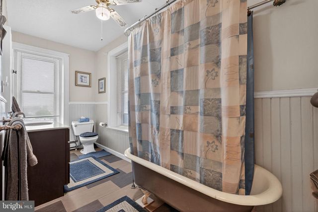 121 N MAIN ST, Red Lion, PA 17356