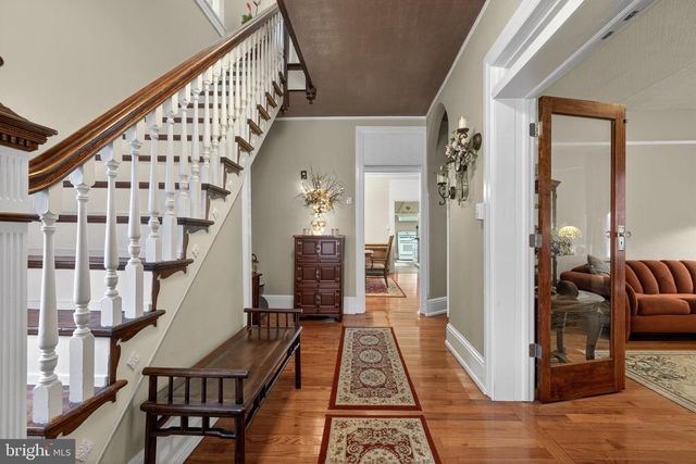 121 N MAIN ST, Red Lion, PA 17356