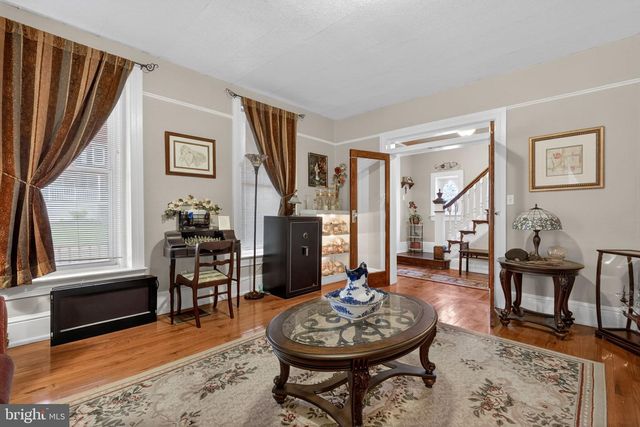 121 N MAIN ST, Red Lion, PA 17356