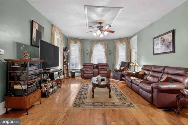 121 N MAIN ST, Red Lion, PA 17356