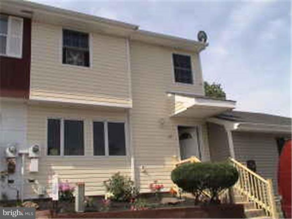 22 LEXINGTON, Barnegat, NJ 08005