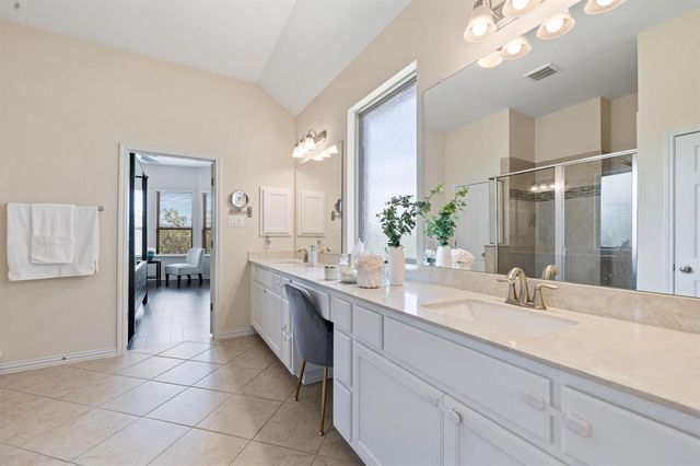 7716 Pace Ravine DR, Lago Vista, TX 78645