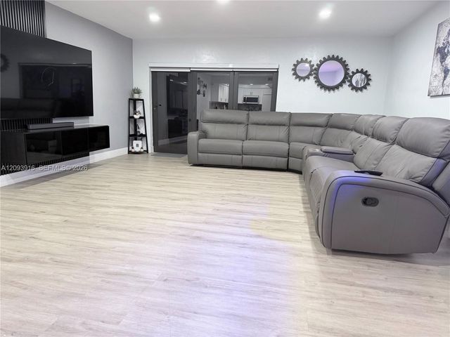 7486 W 18th Avenue, Hialeah, FL 33014