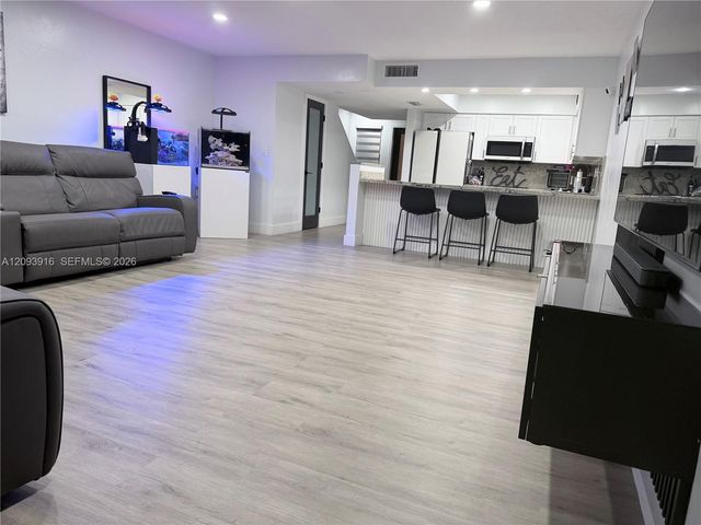 7486 W 18th Avenue, Hialeah, FL 33014