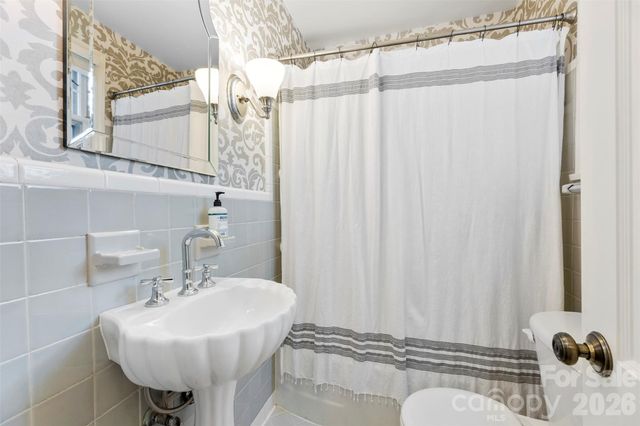 1519 Providence Road, Charlotte, NC 28207