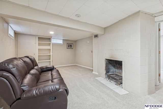 1038 N 75 Street, Omaha, NE 68114