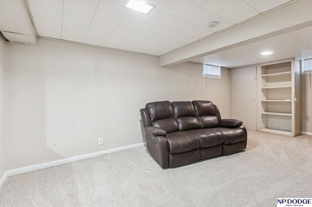 1038 N 75 Street, Omaha, NE 68114