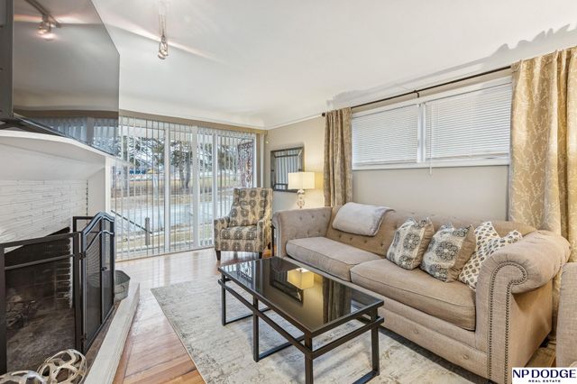 1038 N 75 Street, Omaha, NE 68114