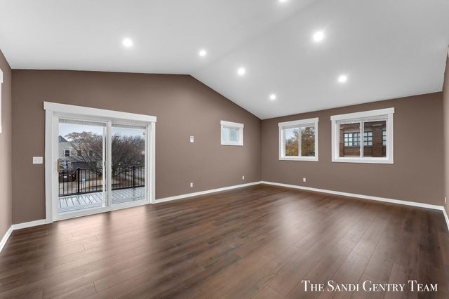 300 N 7th Street Unit 2 - Upper, Grand Haven, MI 49417