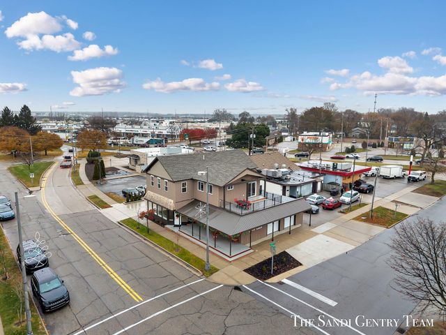 300 N 7th Street Unit 2 - Upper, Grand Haven, MI 49417