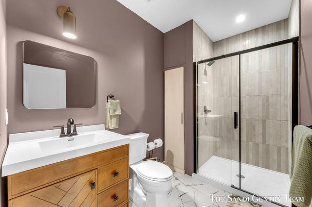 300 N 7th Street Unit 2 - Upper, Grand Haven, MI 49417