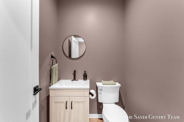 300 N 7th Street Unit 2 - Upper, Grand Haven, MI 49417