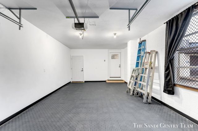 300 N 7th Street Unit 2 - Upper, Grand Haven, MI 49417