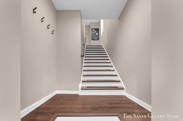 300 N 7th Street Unit 2 - Upper, Grand Haven, MI 49417