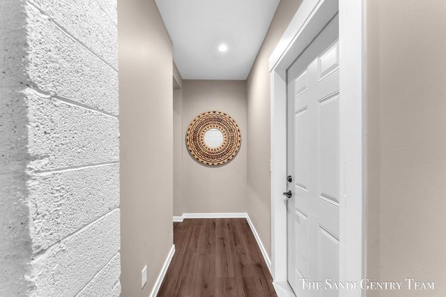 300 N 7th Street Unit 2 - Upper, Grand Haven, MI 49417