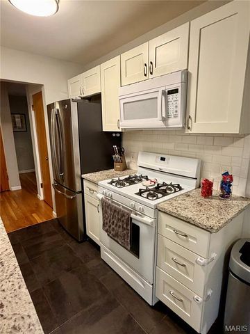 3015 Peal Drive, St Louis, MO 63125