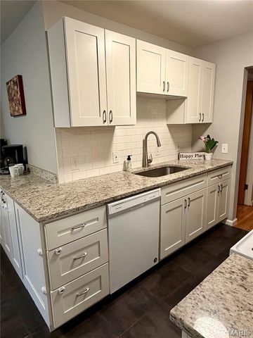 3015 Peal Drive, St Louis, MO 63125