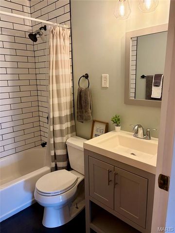 3015 Peal Drive, St Louis, MO 63125