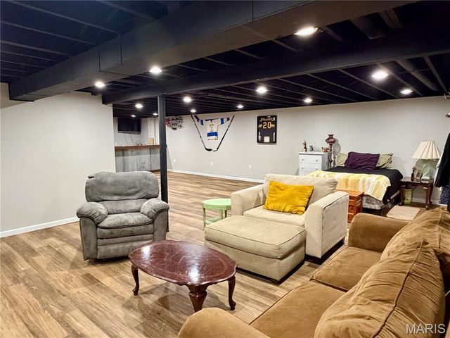 3015 Peal Drive, St Louis, MO 63125