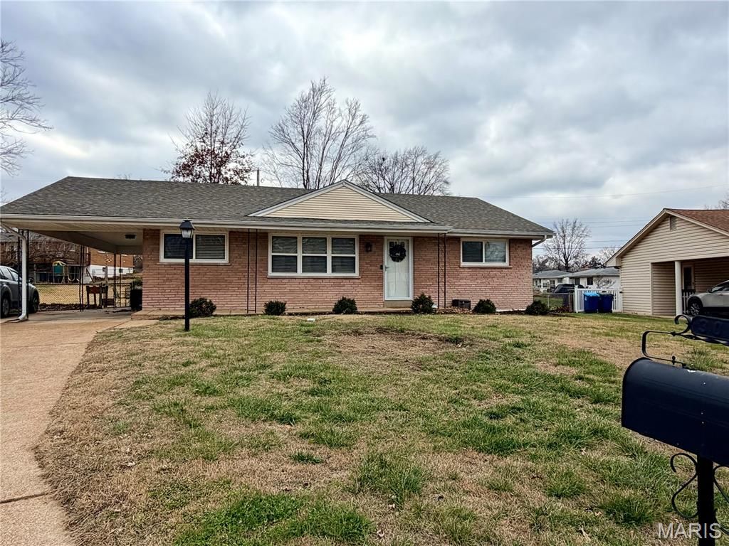 3015 Peal Drive, St Louis, MO 63125