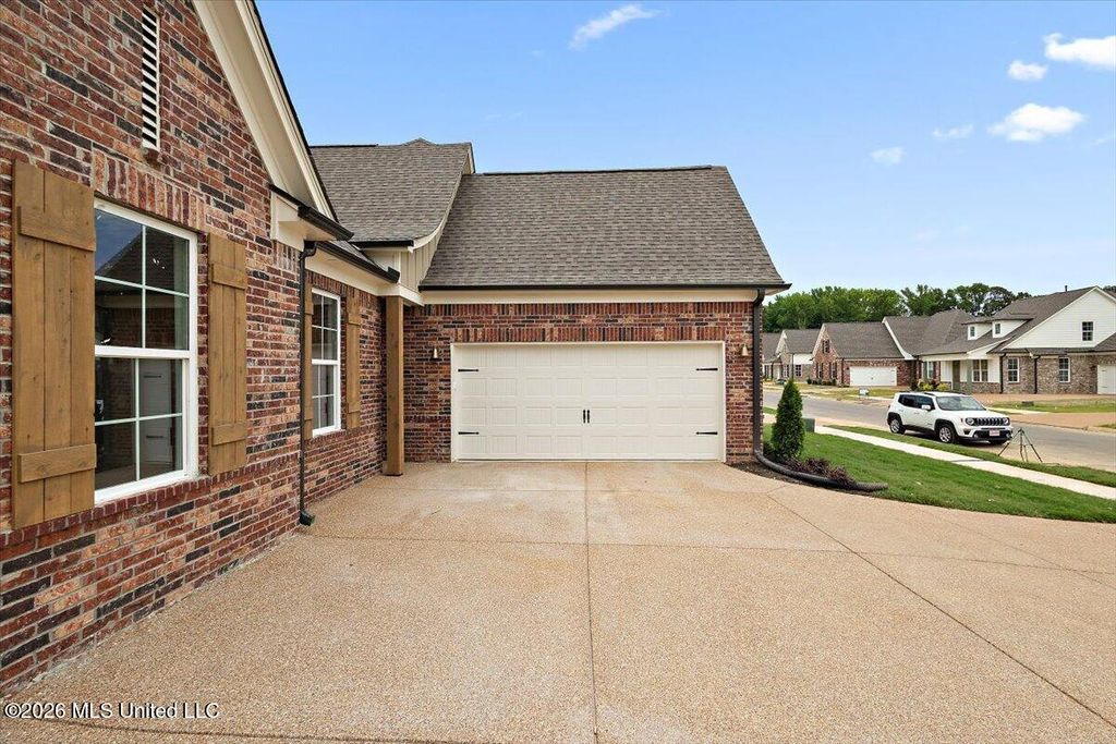 933 Coahoma Court, Nesbit, MS 38651 — photo 3