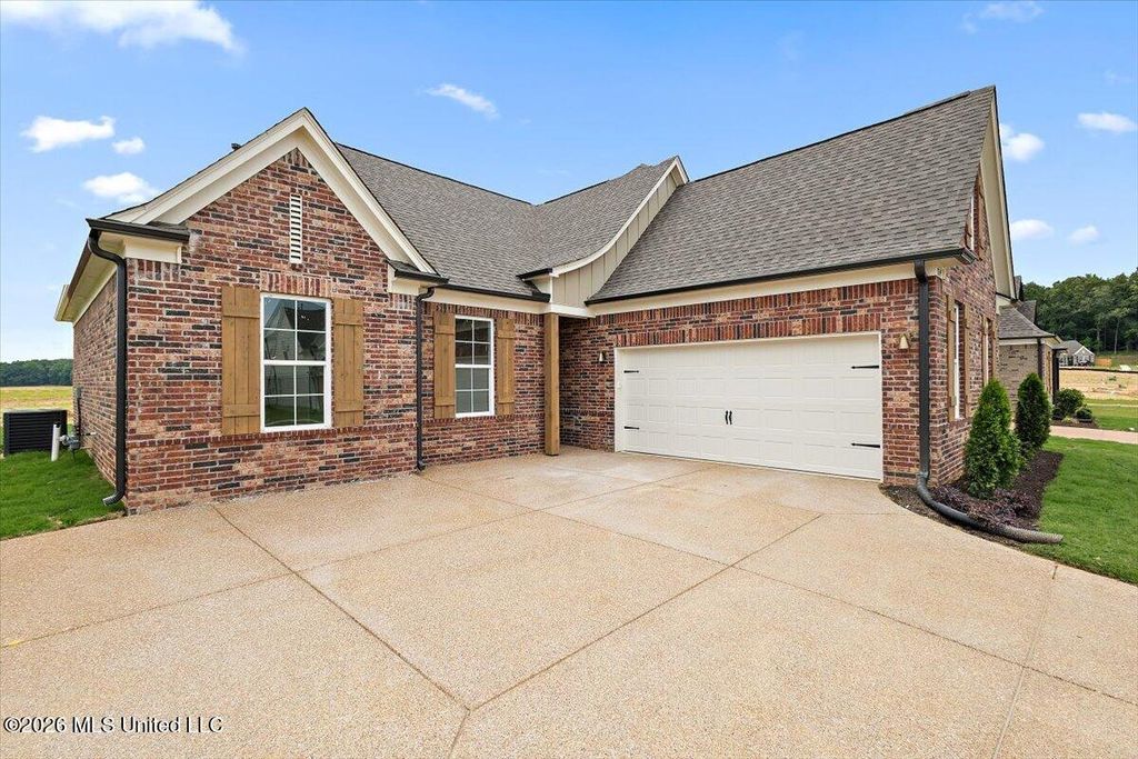 933 Coahoma Court, Nesbit, MS 38651 — photo 4
