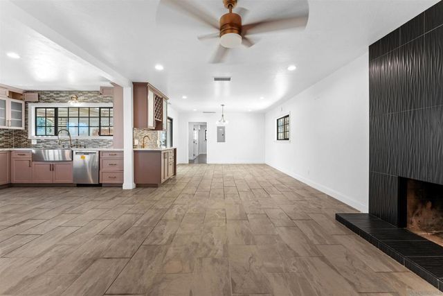 3006 Skycrest Drive, Fallbrook, CA 92028