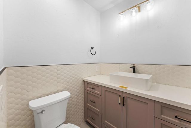 3006 Skycrest Drive, Fallbrook, CA 92028