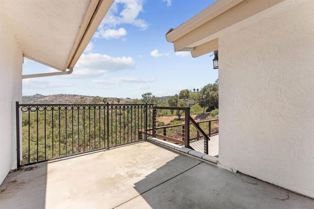 3006 Skycrest Drive, Fallbrook, CA 92028