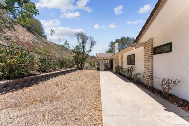 3006 Skycrest Drive, Fallbrook, CA 92028