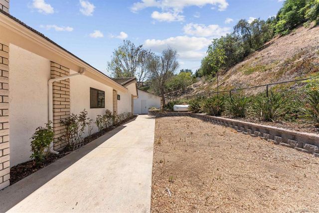 3006 Skycrest Drive, Fallbrook, CA 92028
