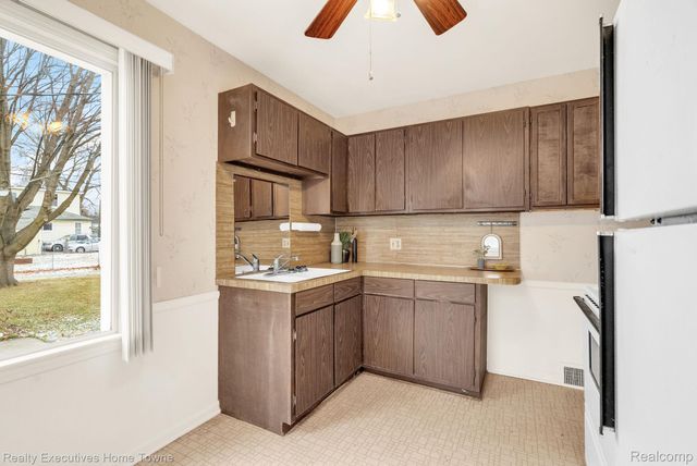 1407 Minnie Street, Port Huron, MI 48060