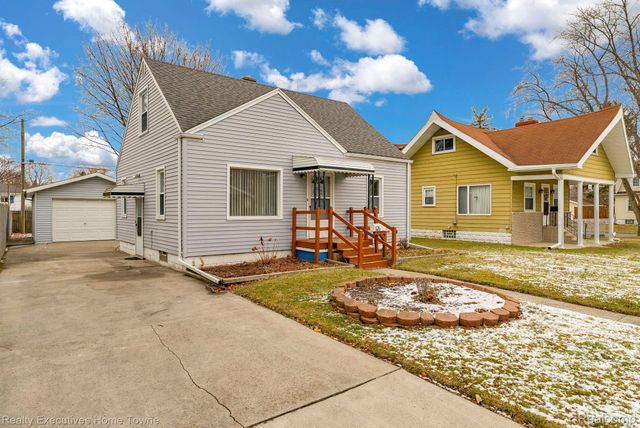 1407 Minnie Street, Port Huron, MI 48060