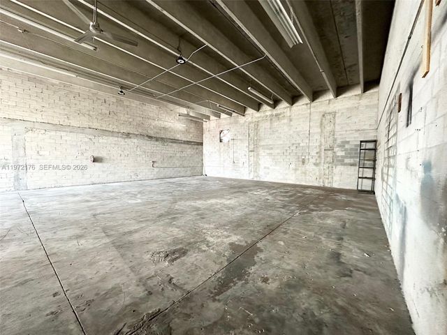 5220 NW 72nd Ave F23, Miami, FL 33166